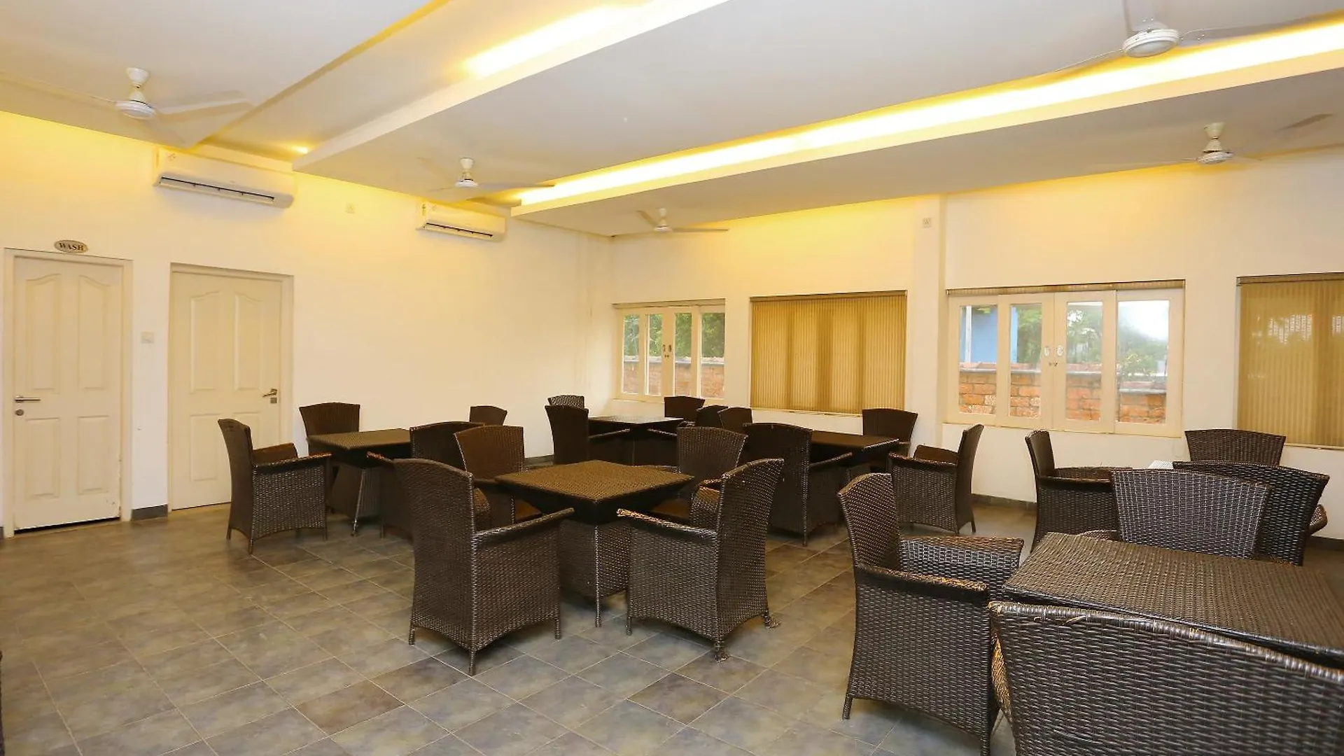 Super Townhouse Island Inn Elūr