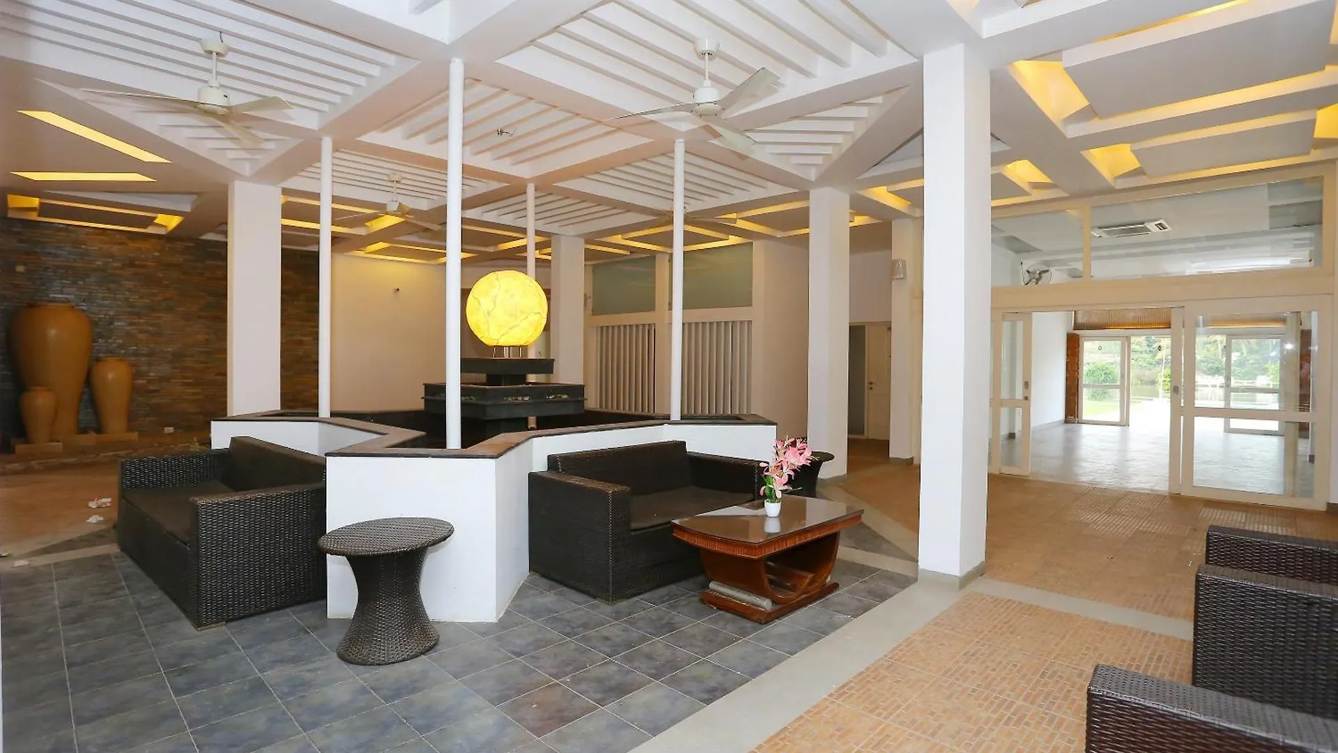 Townhouse Island Inn Elur