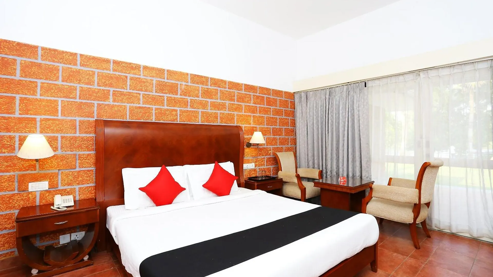 Super Townhouse Island Inn Elūr