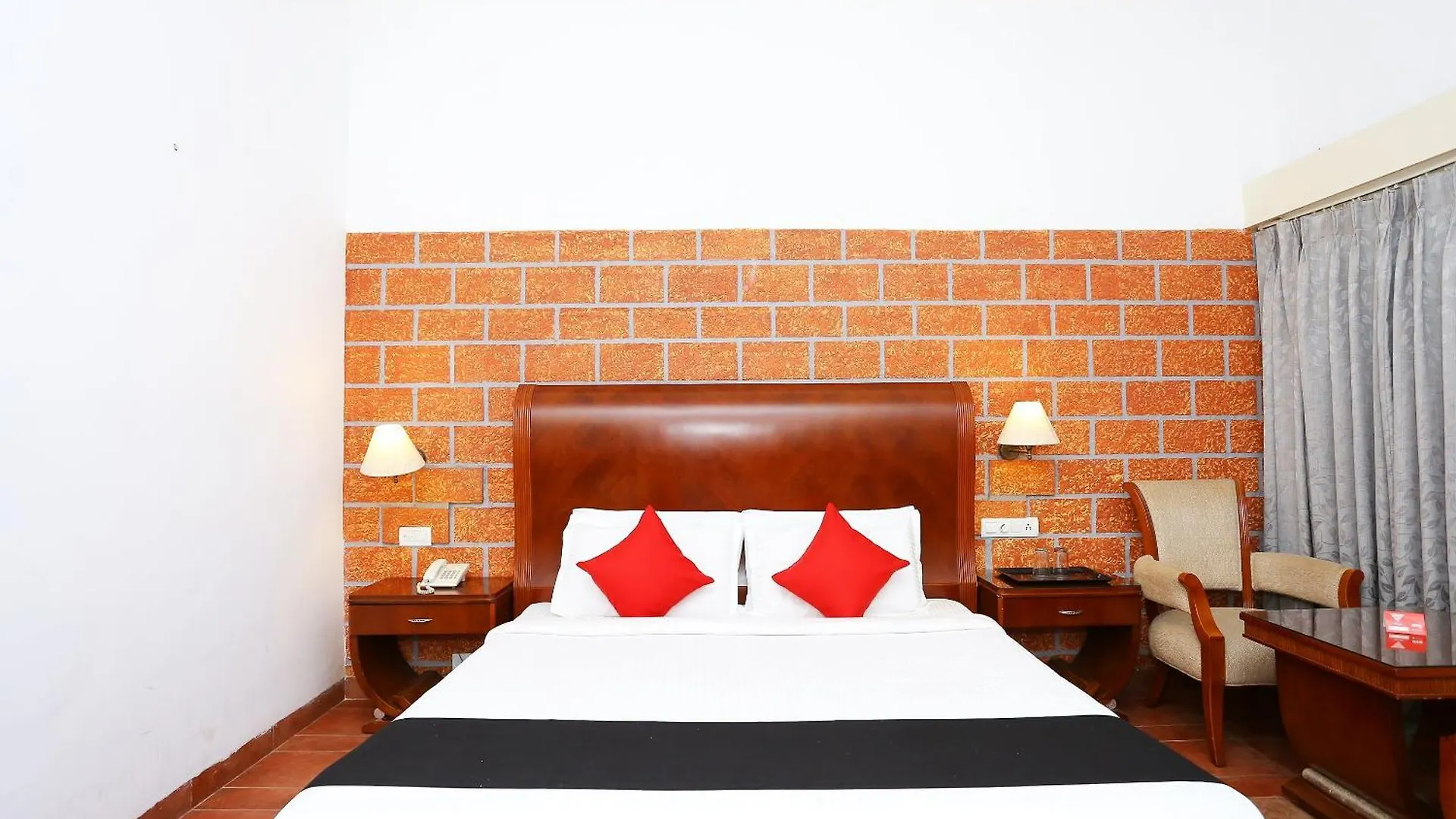 Super Townhouse Island Inn Elūr